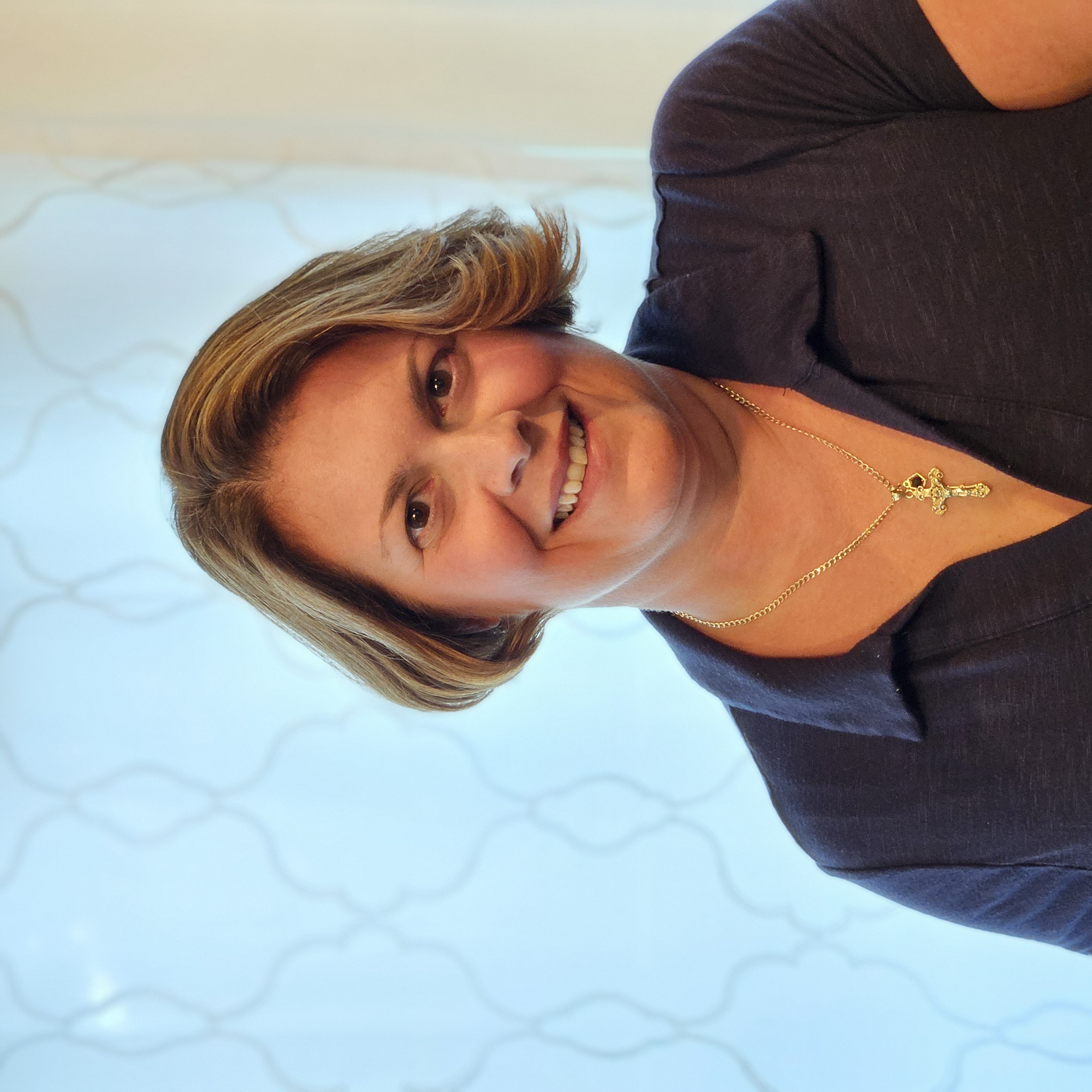 Kelly Keevins Author